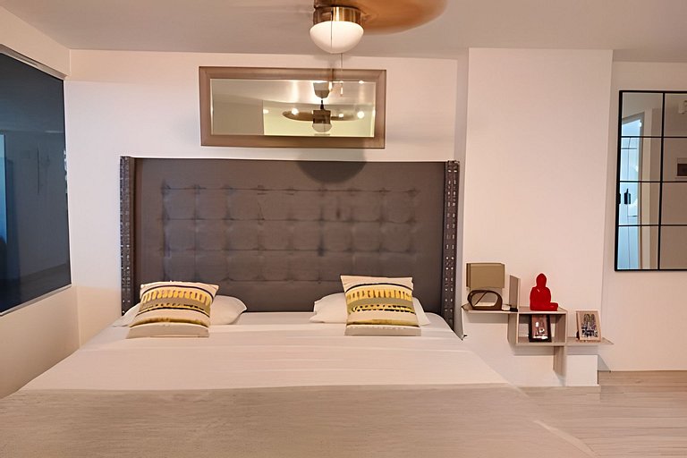 Apartstudio en corazón de C. Amurallada, Cama king