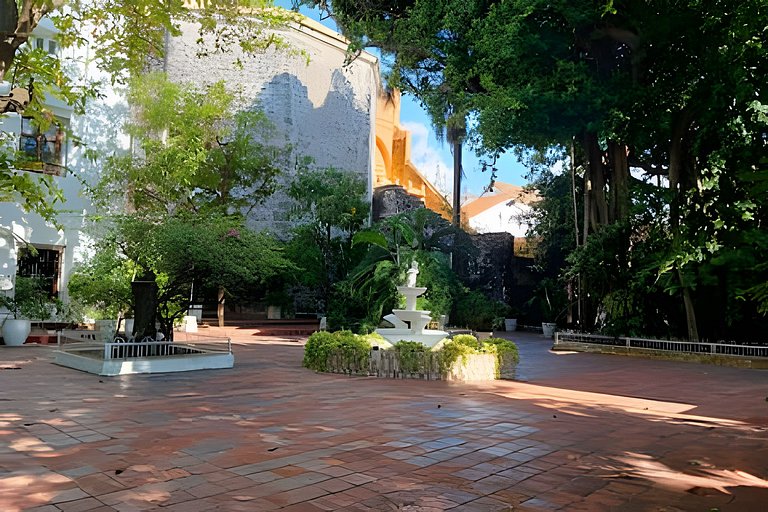 Apartstudio en corazón de C. Amurallada, Cama king