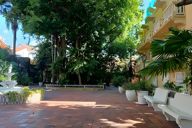 Apartstudio en corazón de C. Amurallada, Cama king