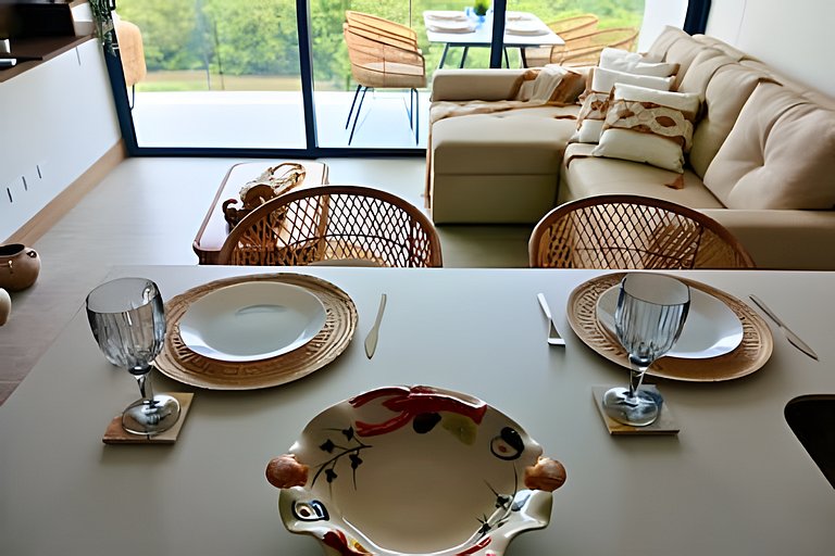 ¡Comodidad y Estilo frente al mar!