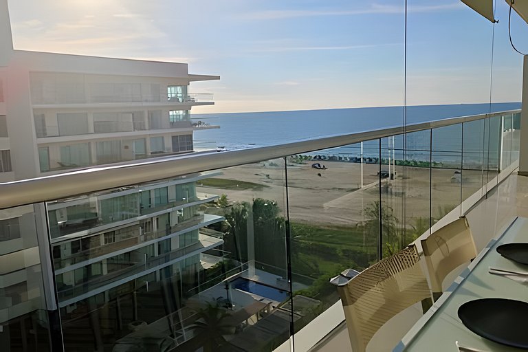 Terraza Frente al Mar y salida directa a la playa